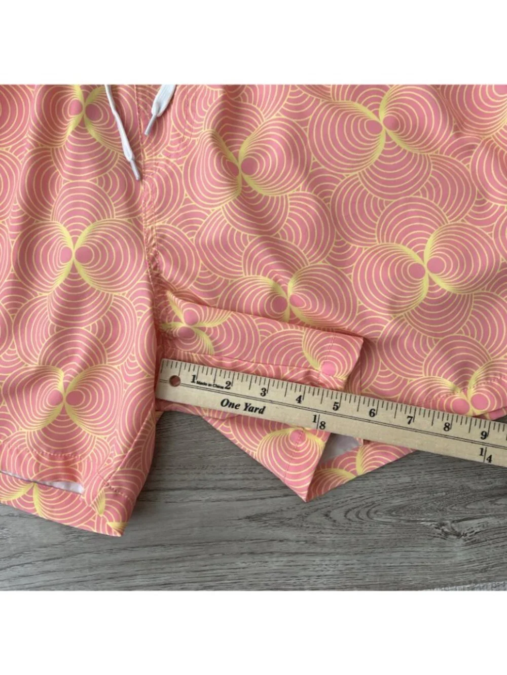 Bearbottom Stretch Swim Trunks Mens XXL Coral Pink Geometric Print Lined 5.5